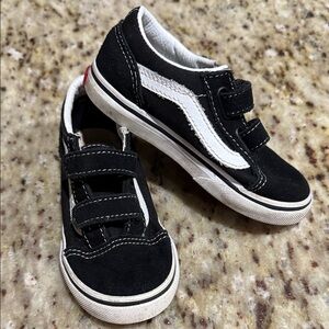 Vans Kids Black and White Velcro Old Skool Sneakers Child Unisex 9